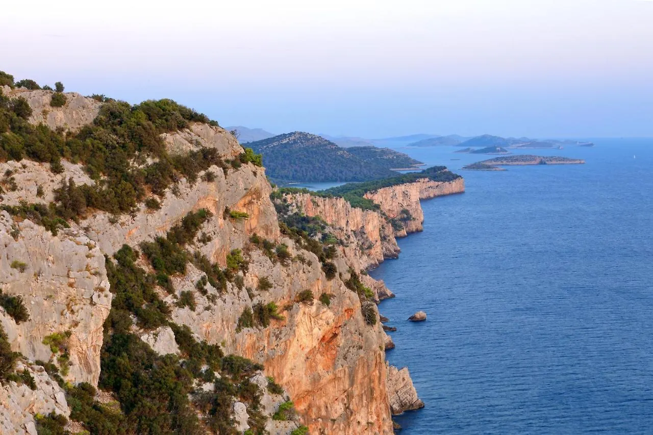 ***** Hotel Villa Nai 3.3 Žman Kroatien